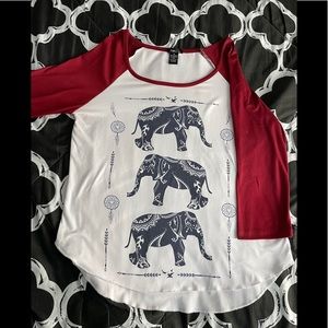 3/4 quarter long sleeve top.